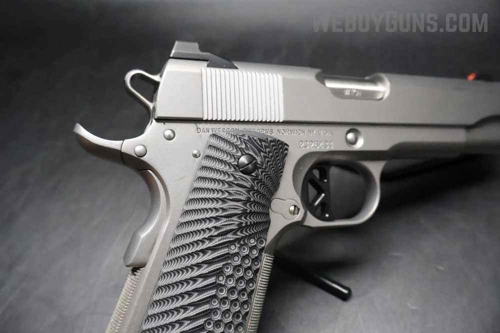 Dan Wesson Valor Semi-Automatic Pistol .45 ACP-img-4