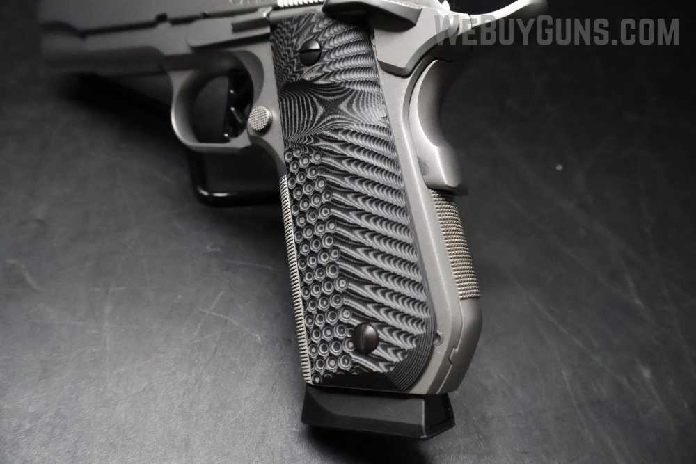 Dan Wesson Valor Semi-Automatic Pistol .45 ACP-img-9