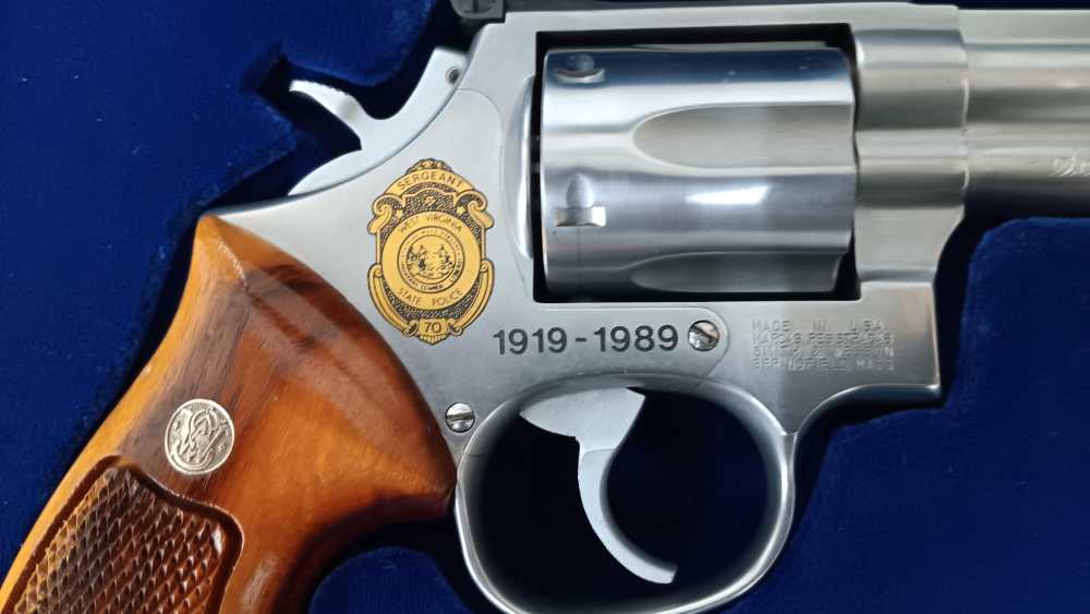 RARE SMITH & WESSON 686-1 WEST VIRGINIA STATE POLICE COMMEMORATIVE REVOLVER-img-4