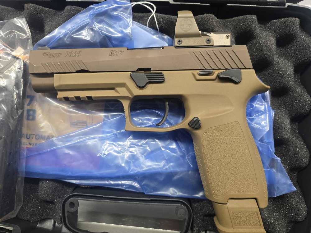 SIG M17 P320 WITH LEUPOLD DELTA POINT PRO-img-0