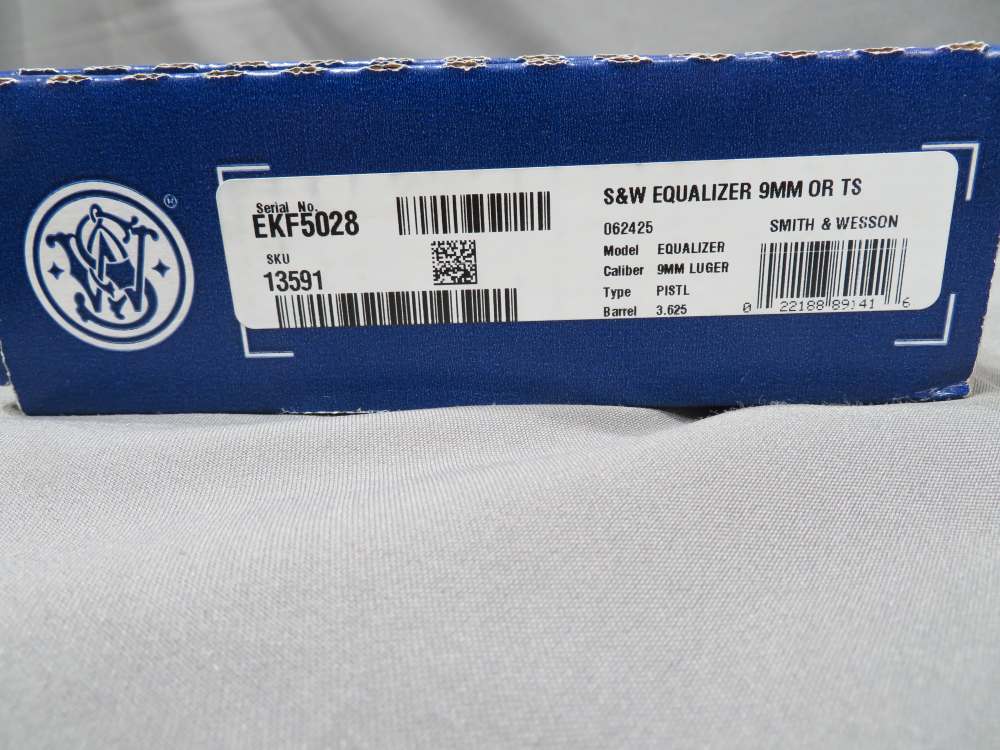 Smith & Wesson Equalizer 9mm LNIB-img-15