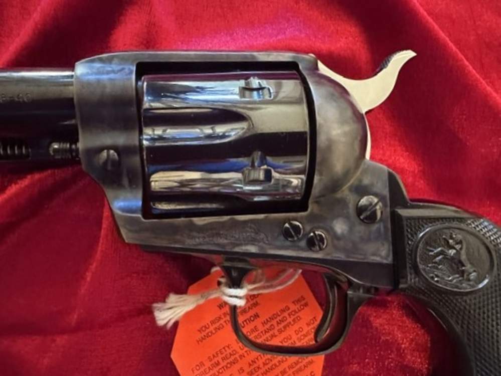 STUNNING Colt Single Action Army, P3850, .38-40, 5.5” 1996, UNFIRED-img-5
