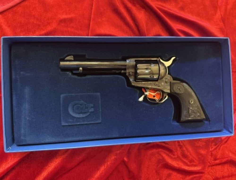 STUNNING Colt Single Action Army, P3850, .38-40, 5.5” 1996, UNFIRED-img-2