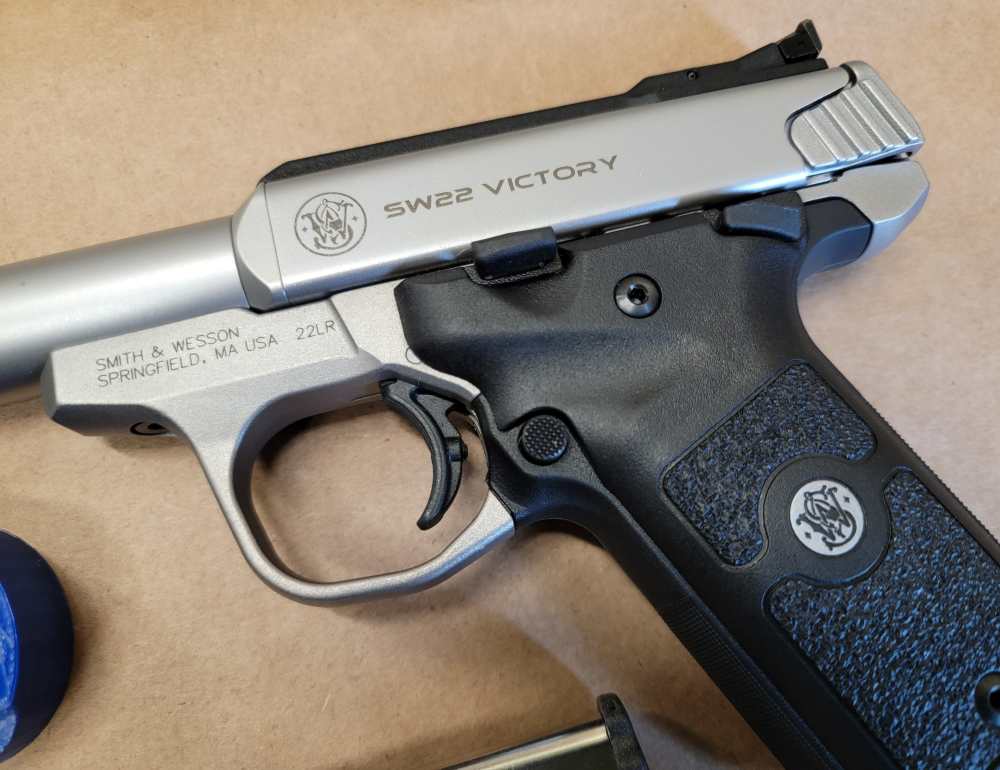Smith & Wesson SW22 Victory .22 LR 5.5" W/ 2 Magazines-img-2