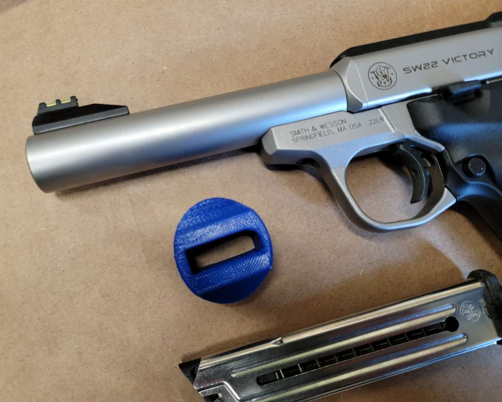 Smith & Wesson SW22 Victory .22 LR 5.5" W/ 2 Magazines-img-3