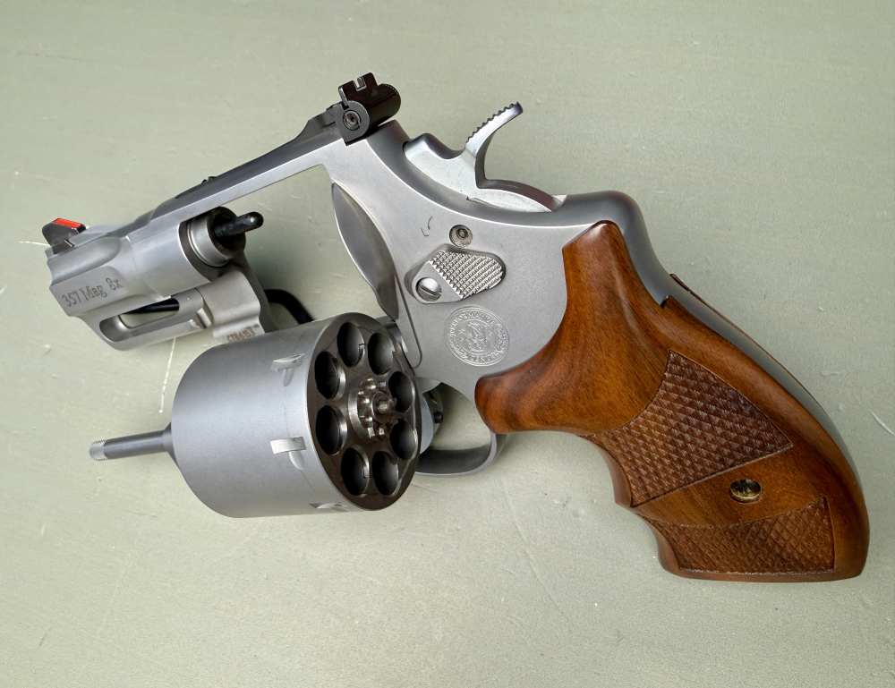 Smith & Wesson Model 627-5 Performance Center .357 Magnum – 8 Shot-img-9