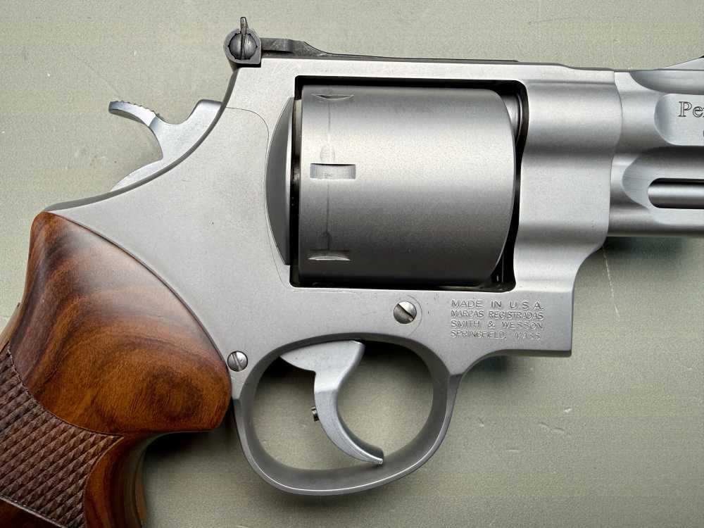 Smith & Wesson Model 627-5 Performance Center .357 Magnum – 8 Shot-img-4