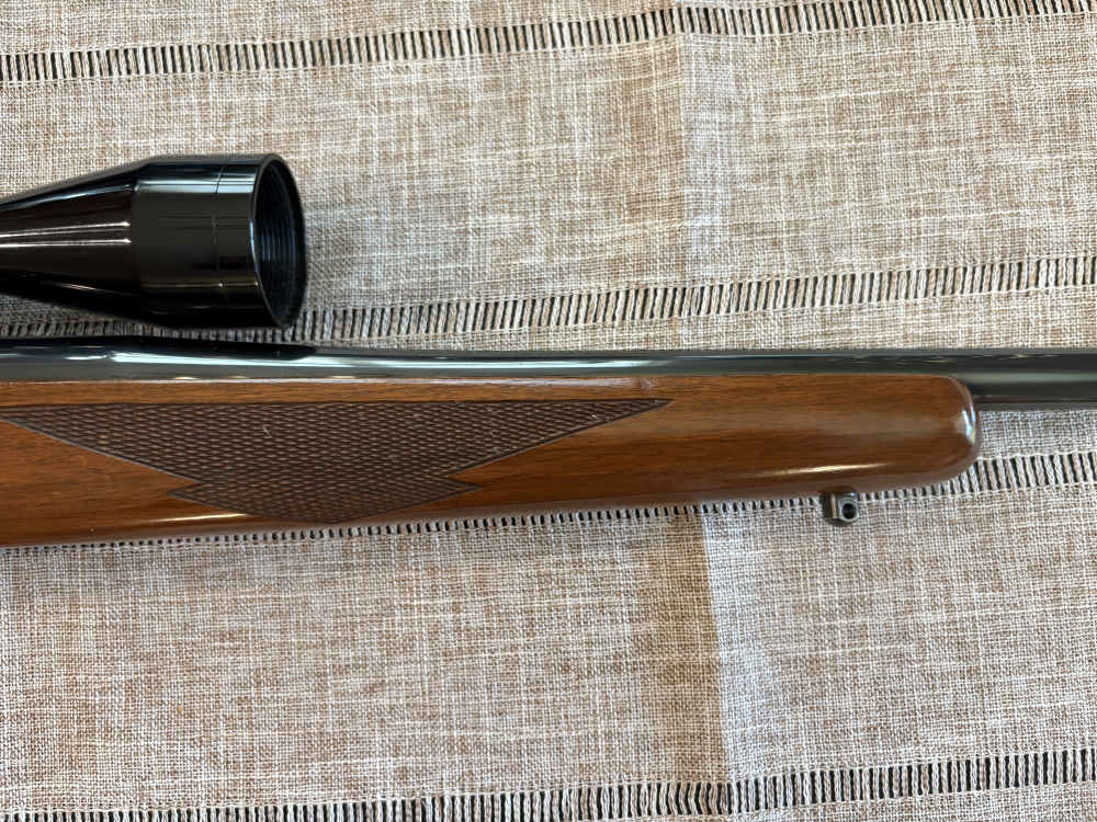 Ruger M77 - .30-06 SPRG - 1980 - Tang Safety - w/ Bushnell RED pad-img-4