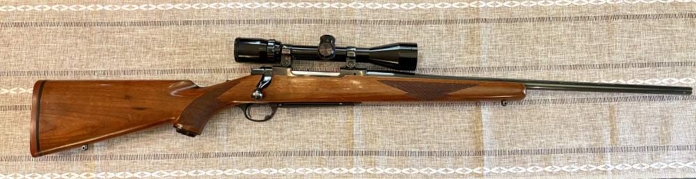 Ruger M77 - .30-06 SPRG - 1980 - Tang Safety - w/ Bushnell RED pad-img-0