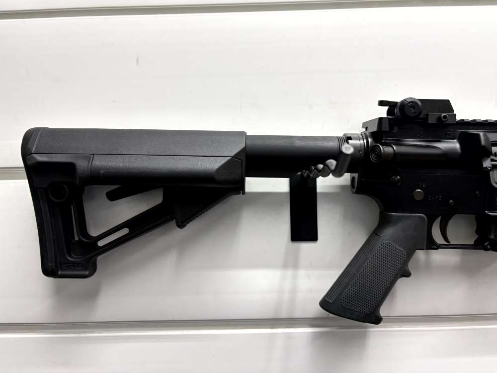 Colt M4 Carbine - 5.56 with Muzzle Break and ERGO grip, very good condition-img-1