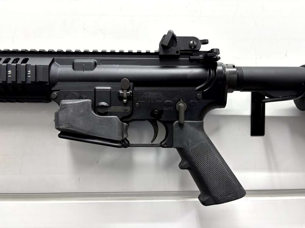 Colt M4 Carbine - 5.56 with Muzzle Break and ERGO grip, very good condition-img-9