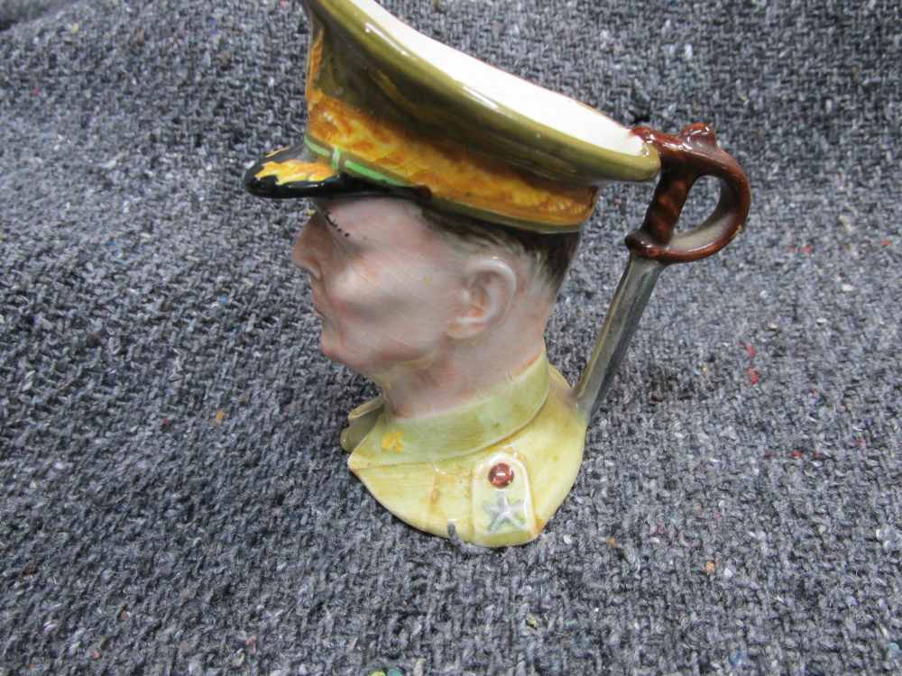 3" TALL GENERAL DOUGLAS MACARTHUR, DECORATIVE CREAMER, VINTAGE 1942 -img-1