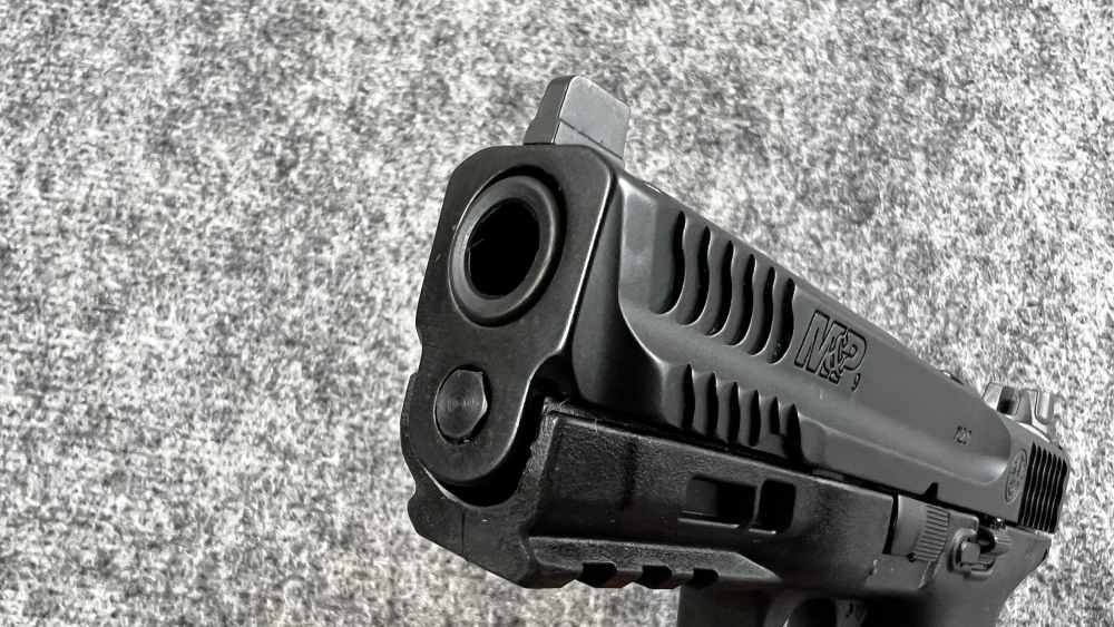 Smith & Wesson M&P9 M2.0 Optics-Ready 2 Magazines Org Box Excellent Cond-img-11