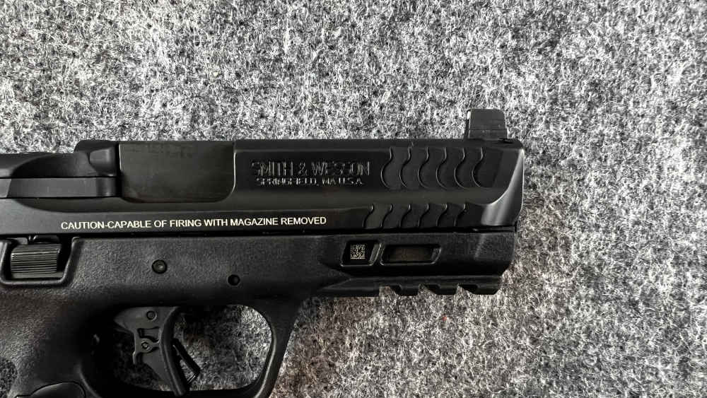 Smith & Wesson M&P9 M2.0 Optics-Ready 2 Magazines Org Box Excellent Cond-img-5