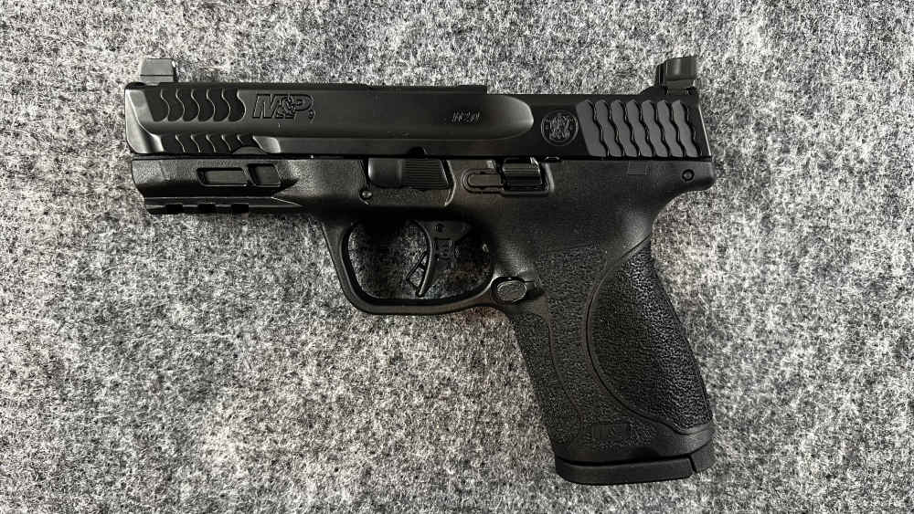 Smith & Wesson M&P9 M2.0 Optics-Ready 2 Magazines Org Box Excellent Cond-img-1