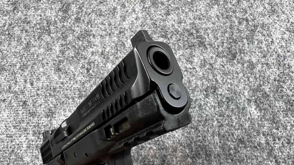 Smith & Wesson M&P9 M2.0 Optics-Ready 2 Magazines Org Box Excellent Cond-img-10