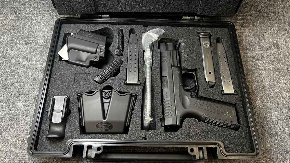 Springfield Armory XDM 9mm Used Pistol 4.5 Inch 3 Magazines-img-0