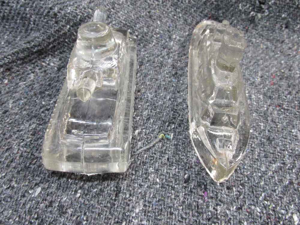 2-ORIGINAL WWII ERA GLASS SHIP & TANK CANDY CONTAINERS-NICE DISPLAY-img-3