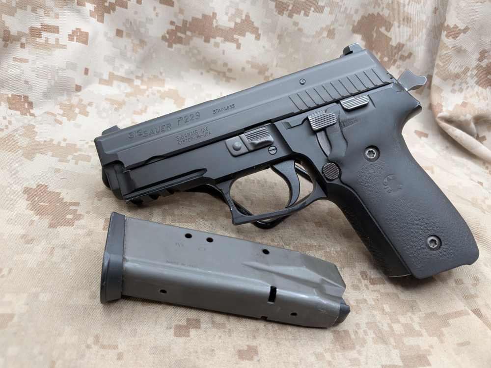 Sig Sauer P229 DA/SA .40 S&W STL Police Trade In USED P-229 w/ Rail-img-5