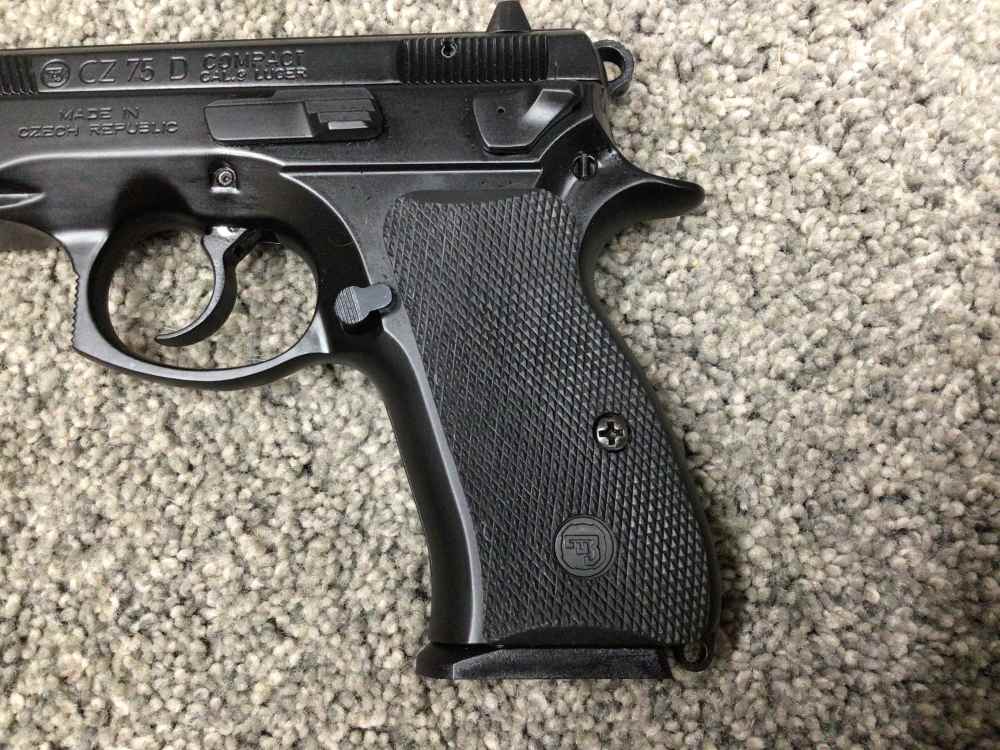 CZ 75 D Compact 9mm-img-6