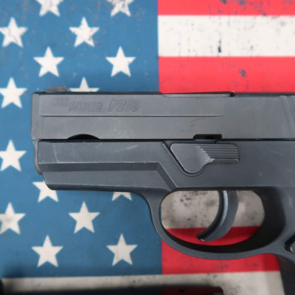 Sig Sauer P250 .40 S&W Compact Semi-Auto Pistol 3.9" DAO 2 MAGS-img-1