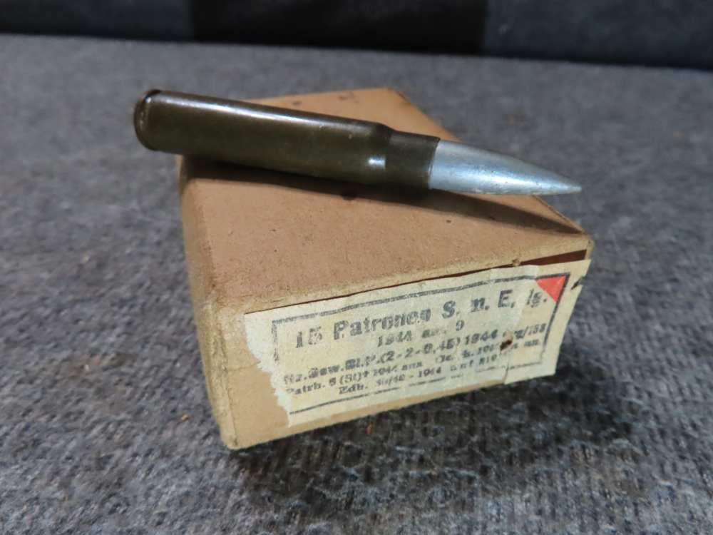 FULL BOX 15 ROUNDS WWII GERMAN 8mm MAUSER AMMO S.M.E. LONG 1944 DATE-img-0