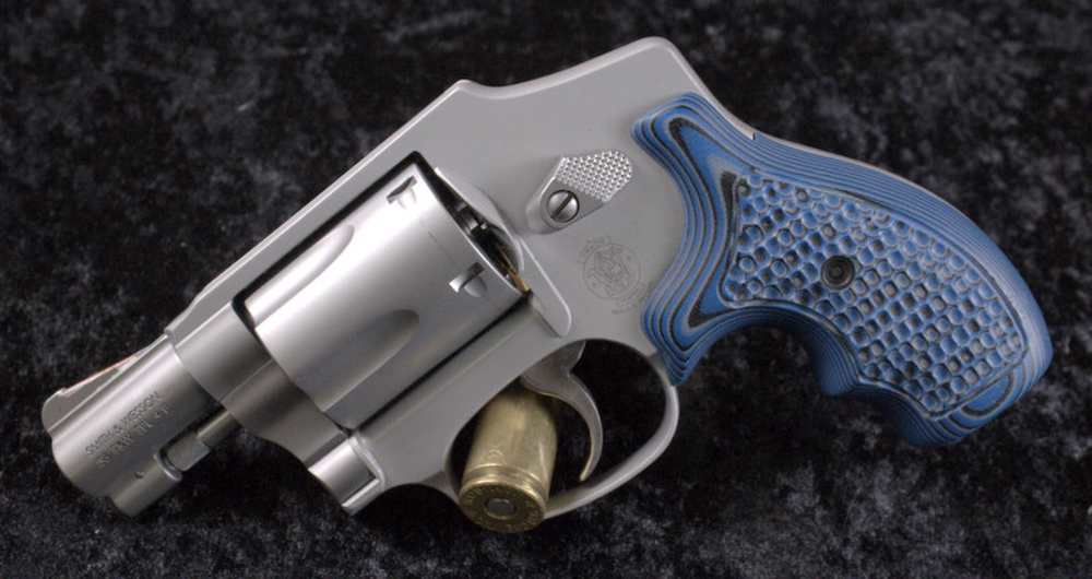 PENNY AUCTION!! Beautiful Smith & Wesson 642-1 Airweight in .38Spl-img-0