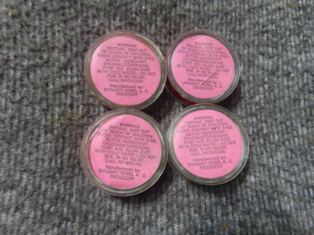 40 ROUNDS GERMAN MADE .22 CALIBER TEAR GAS CARTRIDGES, SEALED CONTAINERS-img-2