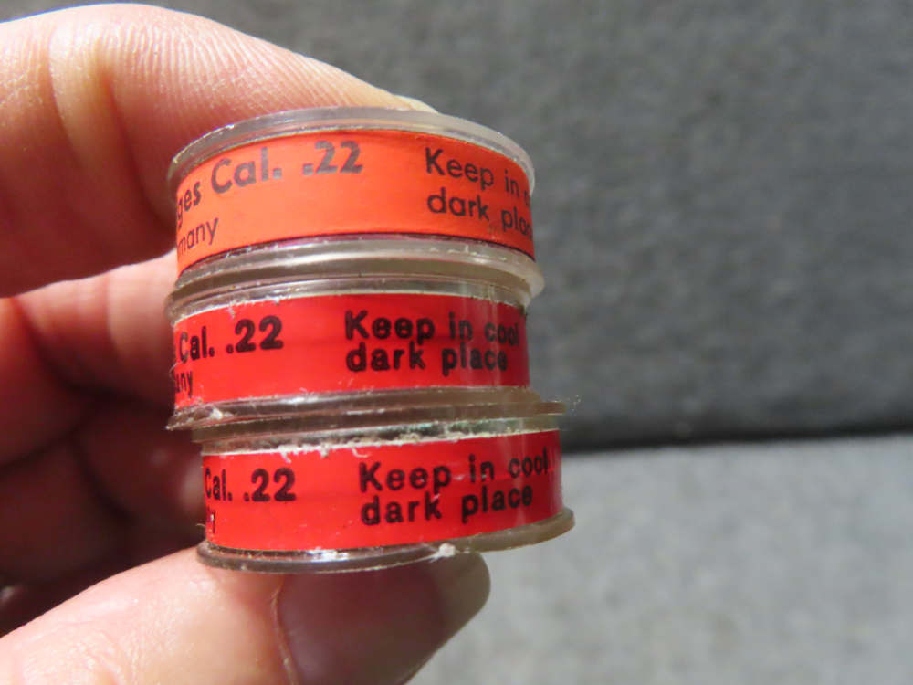 40 ROUNDS GERMAN MADE .22 CALIBER TEAR GAS CARTRIDGES, SEALED CONTAINERS-img-6