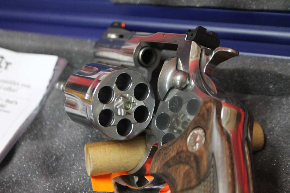 RARE LIMITED Colt Python 357 Magnum Round Butt 2.5 Inch davidson exclusive!-img-4