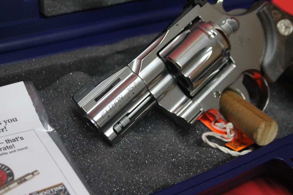 RARE LIMITED Colt Python 357 Magnum Round Butt 2.5 Inch davidson exclusive!-img-1