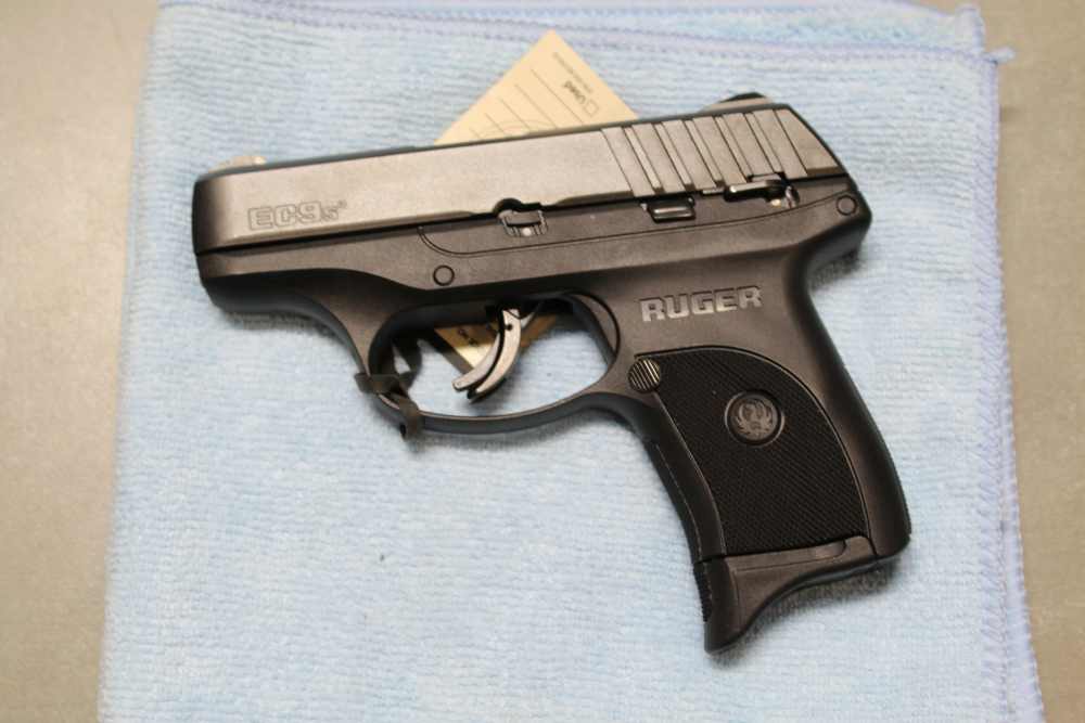 Ruger EC9s 9mm 7+1 capacity, excellent condition-img-0