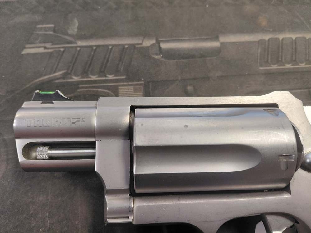 TAURUS THE JUDGE-img-2