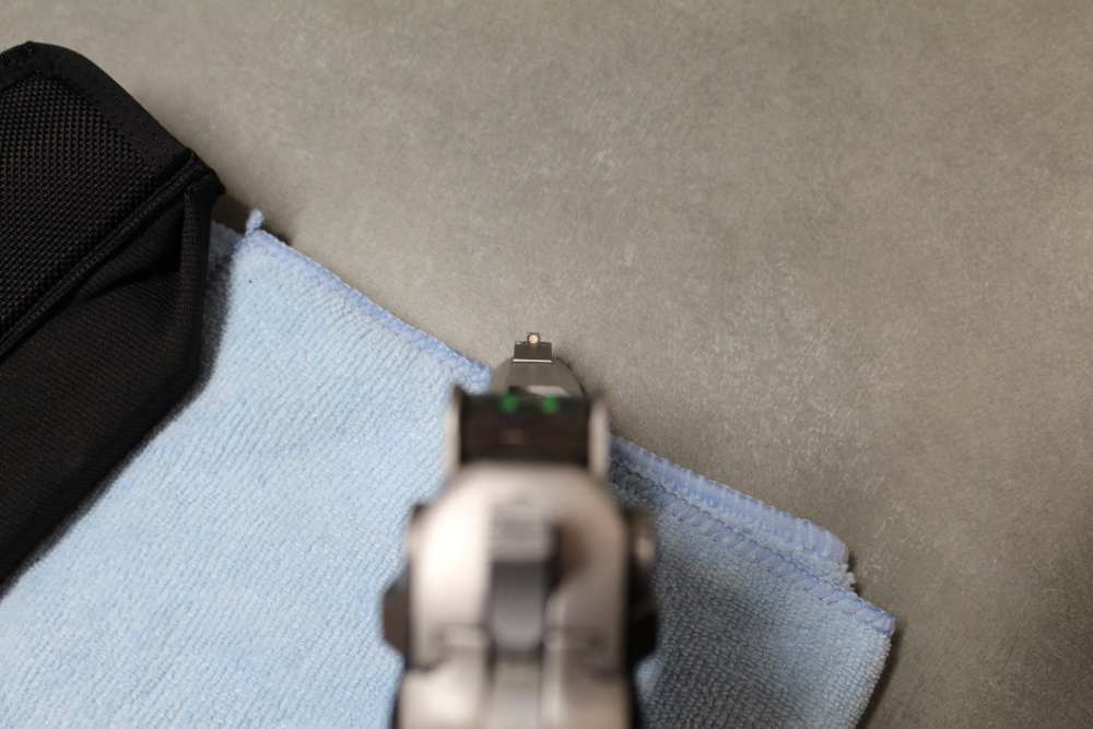Smith & Wesson 5906 semi-auto pistol, 2X17 mags and Desantis holster-img-14