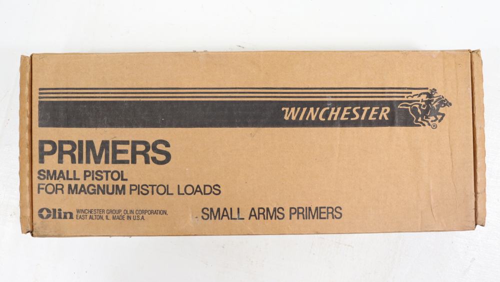 N.I.B.- WINCHESTER SMALL PISTOL MAGNUM LOAD PRIMERS 5000 COUNT-img-1