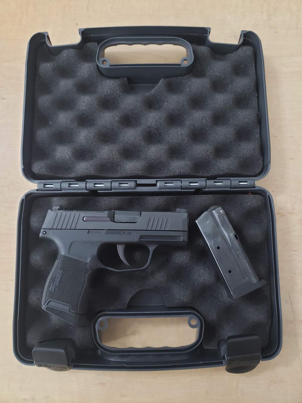 Sig Sauer P365 .380 ACP-img-0