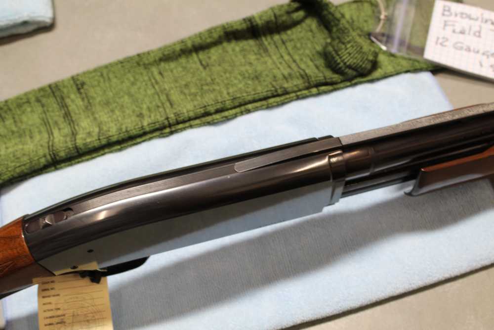Browning BPS Field Deluxe pump action, Vent Rib, 12 Gauge, 28-inch barrel-img-10