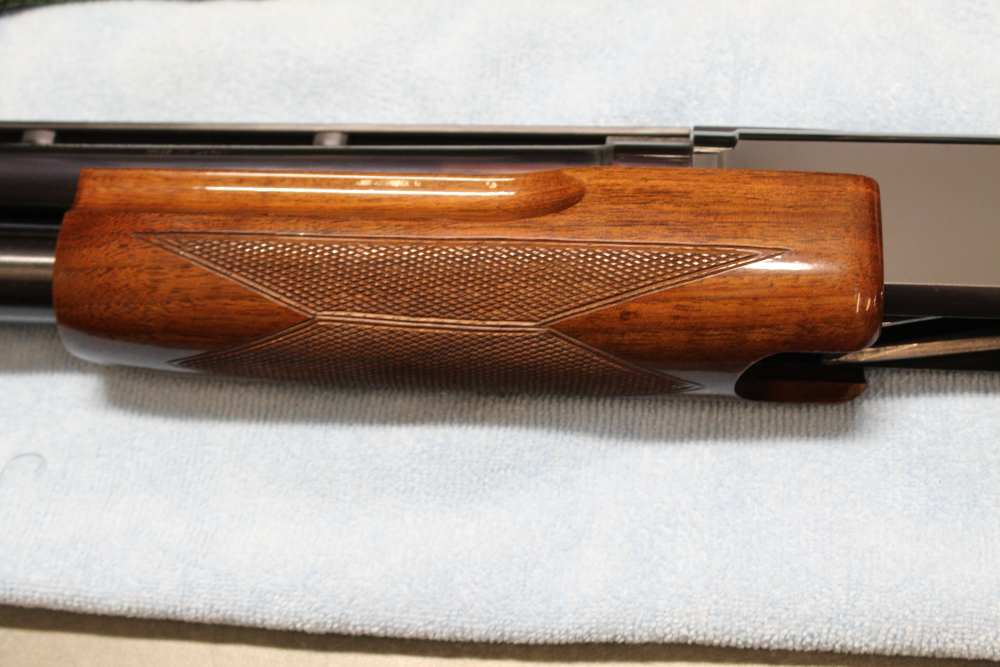Browning BPS Field Deluxe pump action, Vent Rib, 12 Gauge, 28-inch barrel-img-32