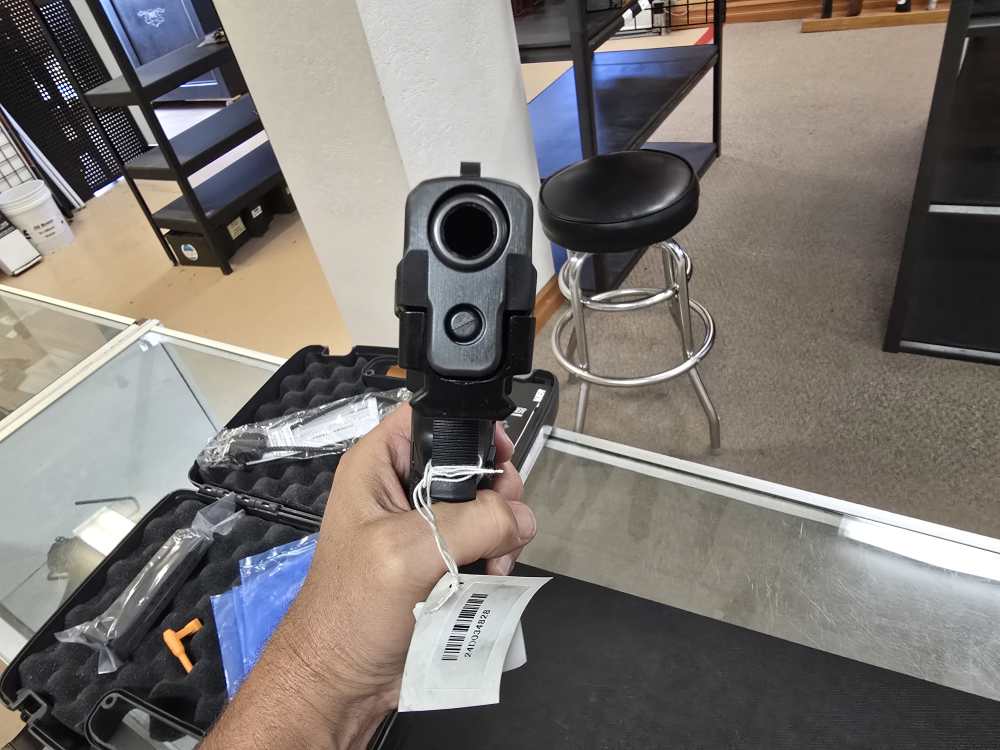 SIG SAUER SP2022 9MM LUGER PISTOL-img-7