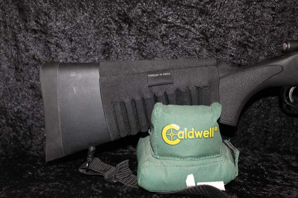 REMINGTON 700 .243 WIN Heavy Barrel, Rings and Sling-img-1