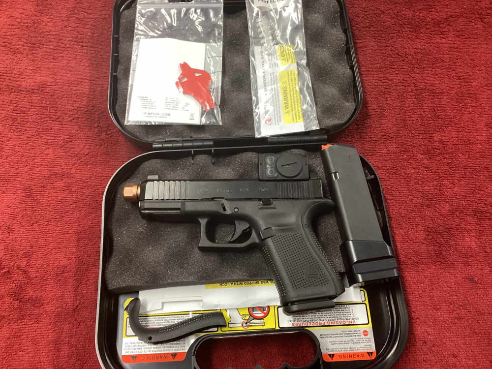 Glock 19 Gen 5 9MM + Aimpoint ACRO P-2 3.5MOA Threaded Barrel Bronze +2Mags-img-0
