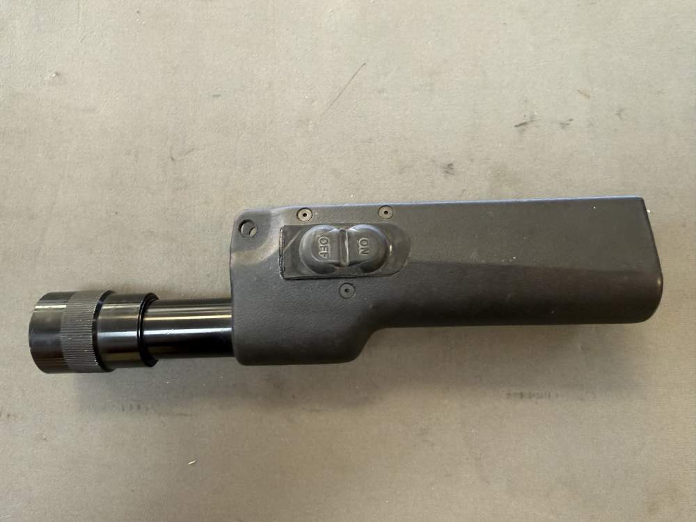 Vintage H&K MP5 Surefire hand guard with button and pressure switch Retro-img-1