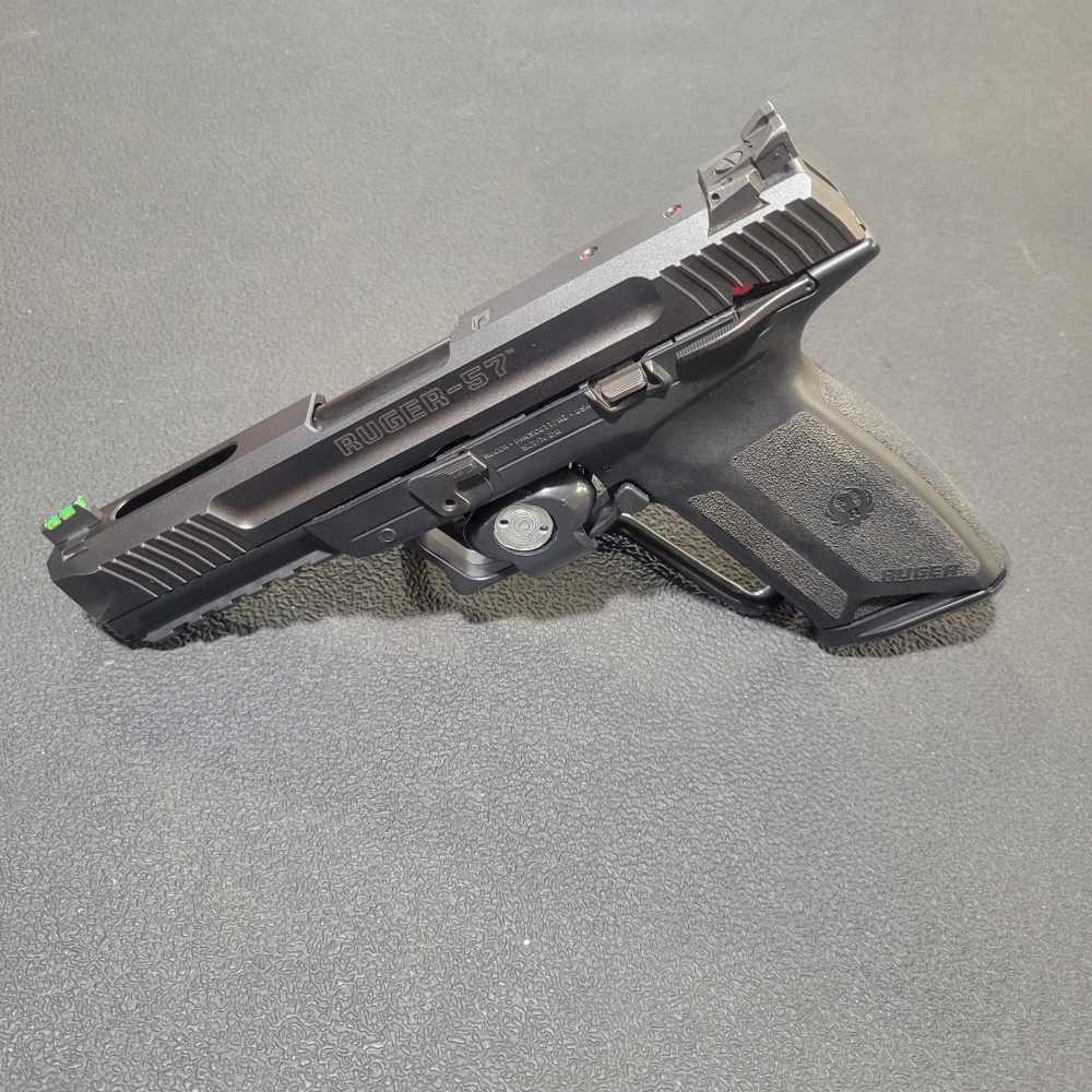 RUGER 57 PISTOL 20+1 2 MAGAZINES 5.7X28-img-1