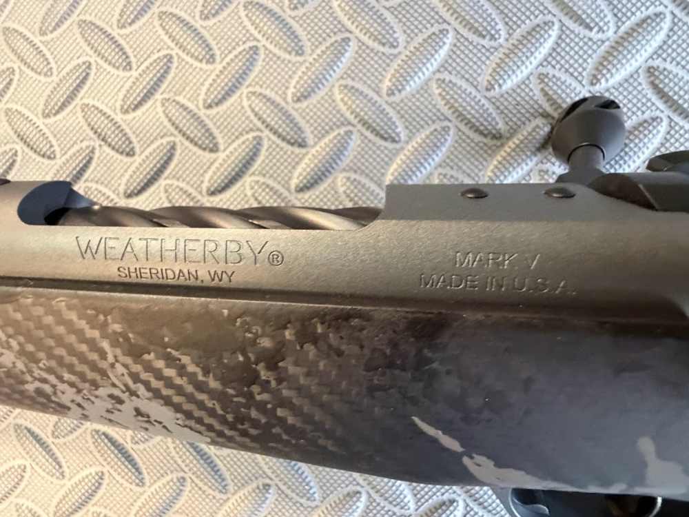 Weatherby Mark V Live Wild Carbon in 7mm Backcountry-img-12
