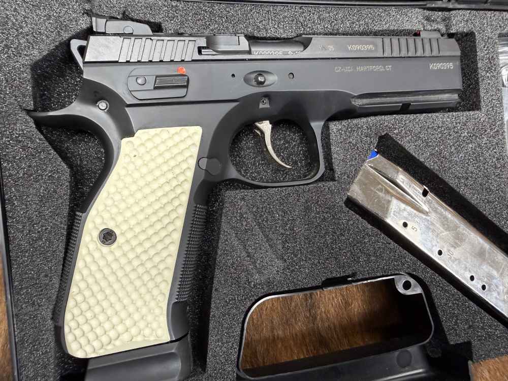 CZ SHADOW 2 MINT! 9MM PENNY AUCTION! -img-2