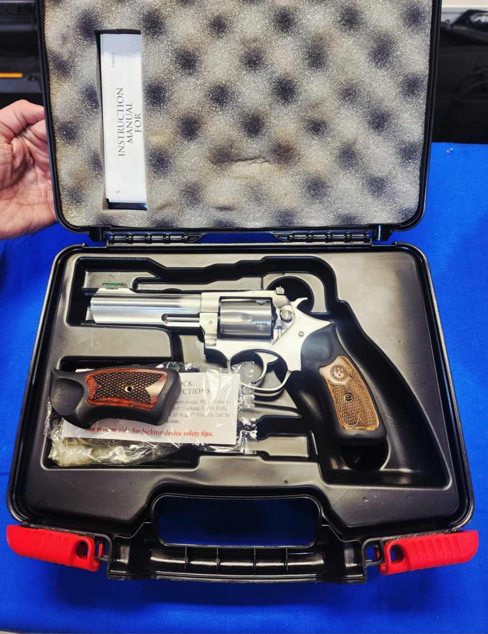 NEAR-MINT RUGER SP101 .357 MAG 4" STAINLESS W/CASE & XTRA GRIP-img-0