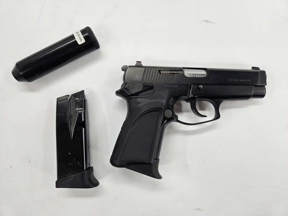 FN Hi-Power DAC 9mm 2001 3.75" 2 mags Cleaning Kit Owners Manual NICE FN HP-img-1