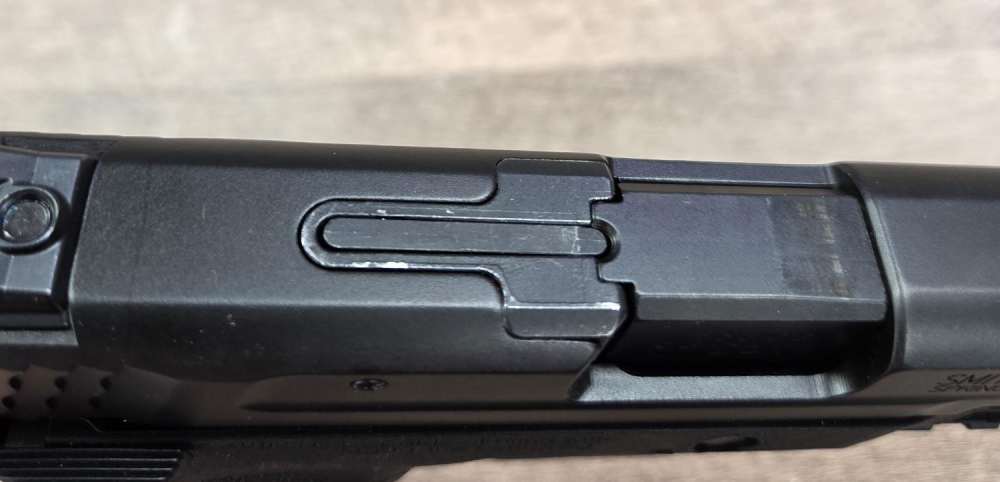 PRE-OWNED - Smith & Wesson Shield EZ .30 Super Carry Thumb Safety 13458-img-9