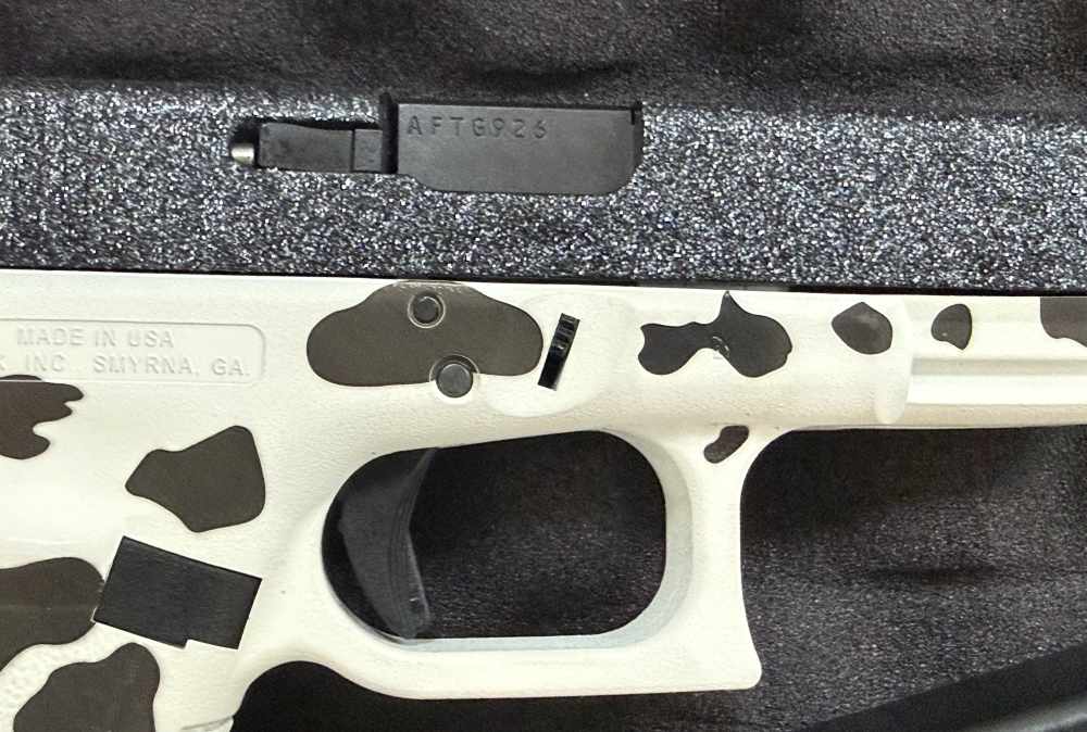 Glock Model 23 G23 Gen 3 40 S&W COW Print Glitter Gunz Brand New-img-2