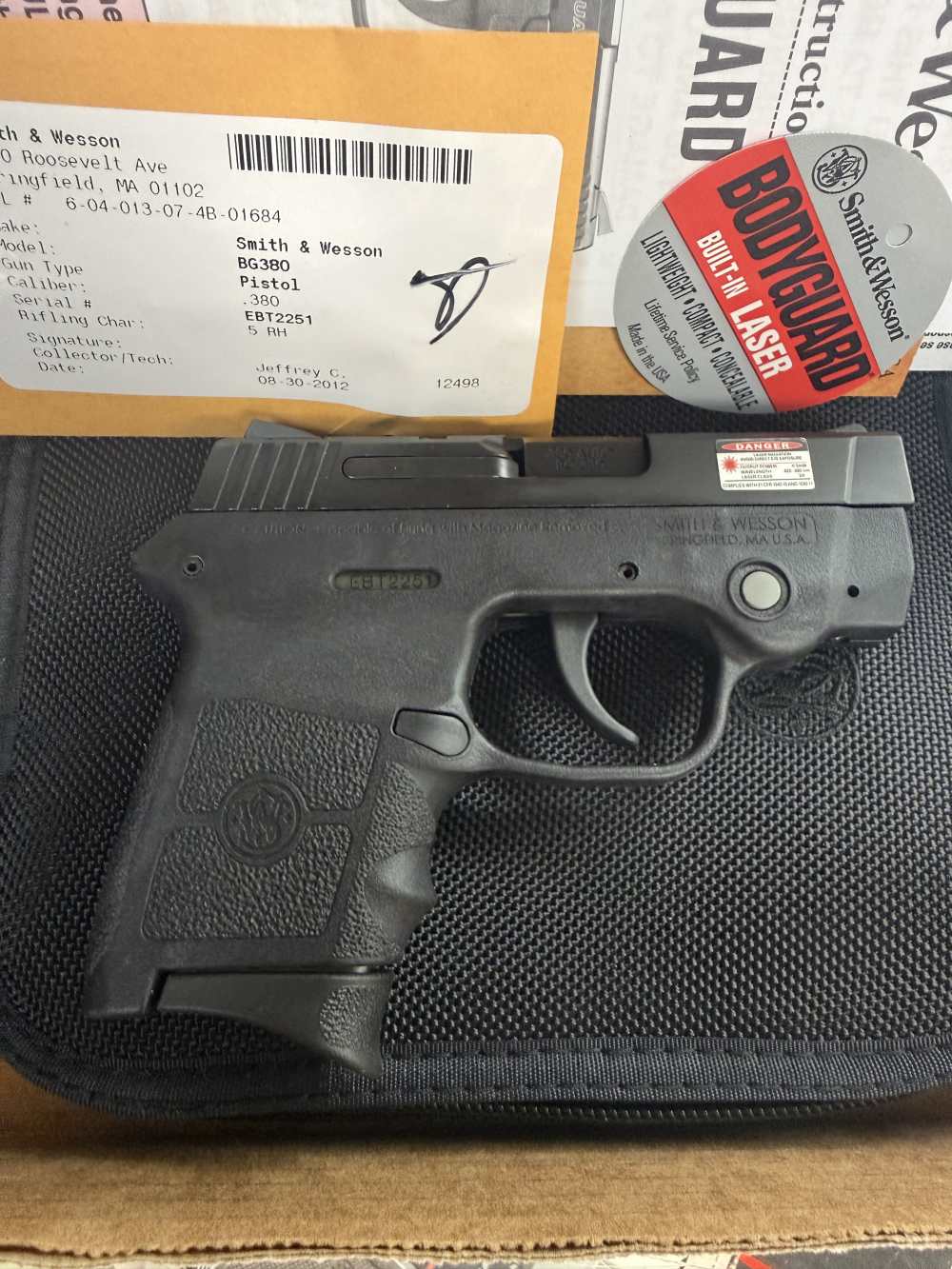 Smith & Wesson S&W Bodyguard 380 w/Laser & Box, Case, Manual, Lock -img-3
